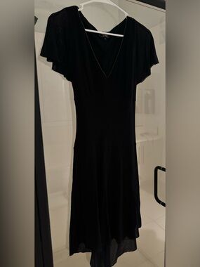 Women/Junior Black V-Neck Flutter Sleeve Dress - Size Large-Medium